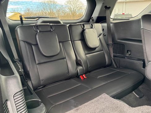 Used 2022 Ford Explorer XLT w/ Equipment Group 202A image 15