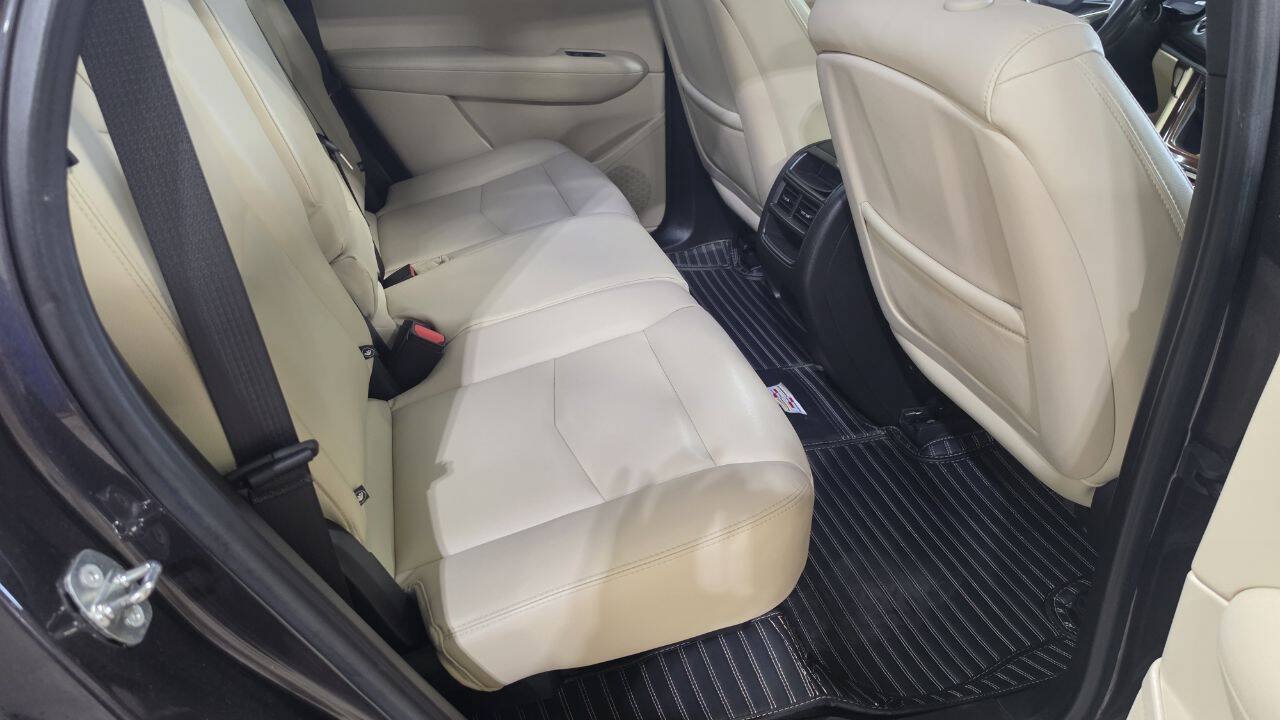 Used 2018 Cadillac XT5 AWD image 13