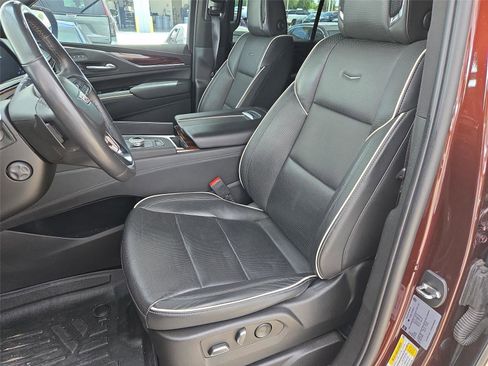 Used 2023 Cadillac Escalade Premium Luxury RWD image 11