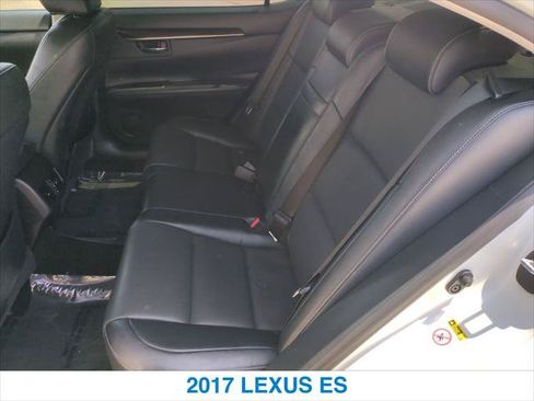 Used 2017 Lexus ES 350 w/ Premium Package FWD image 22
