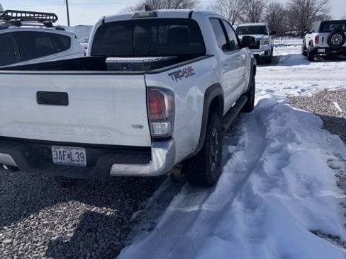 Used 2023 Toyota Tacoma TRD Off-Road image 4