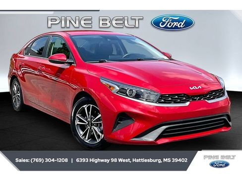 Used 2022 Kia Forte LXS w/ LXS Technology Package FWD image 1