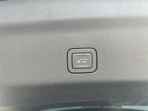 New 2025 Chevrolet Tahoe Premier image 17