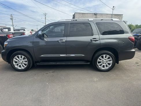 Used 2020 Toyota Sequoia Platinum RWD image 8