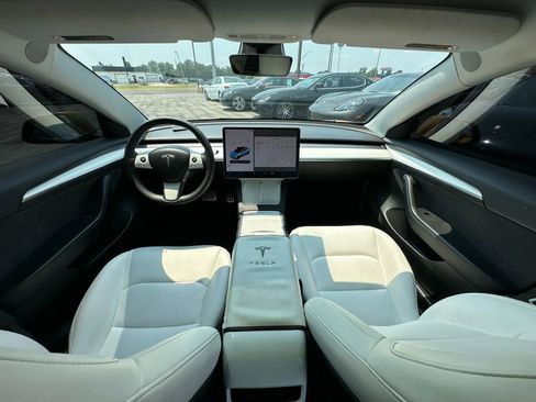 Used 2022 Tesla Model 3 Long Range image 2