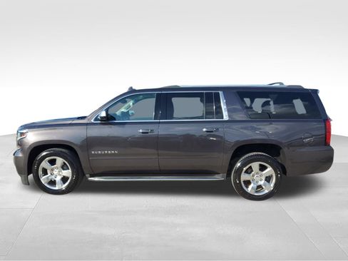 Used 2017 Chevrolet Suburban Premier AWD/4WD image 8