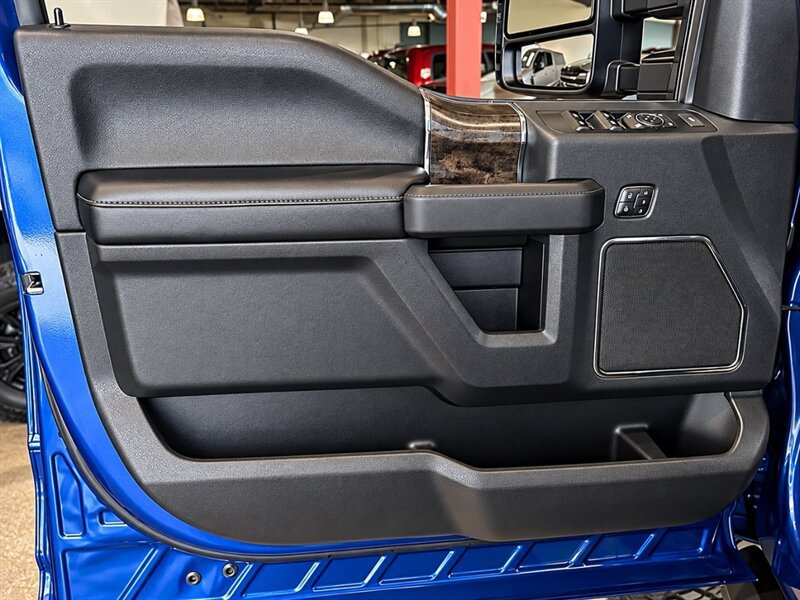 Used 2022 Ford F250 Lariat w/ Lariat Ultimate Package AWD/4WD image 11