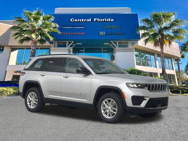 New 2026 Jeep Grand Cherokee Laredo RWD image 2