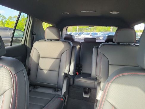 New 2026 Chevrolet Traverse Z71 w/ Enhanced Driving Package AWD/4WD image 36