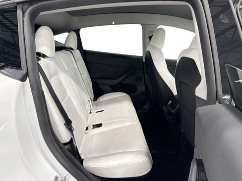 Certified 2023 Tesla Model Y Long Range AWD/4WD image 11