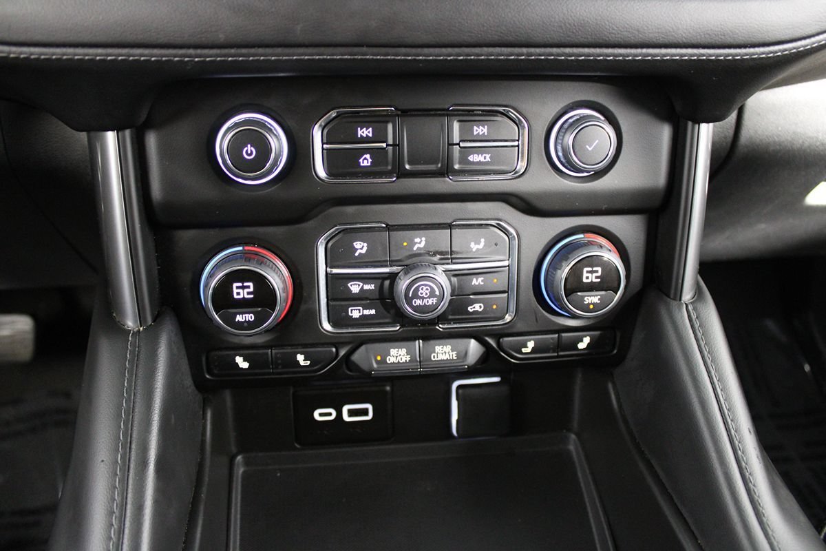 Used 2024 Chevrolet Suburban LT RWD image 15
