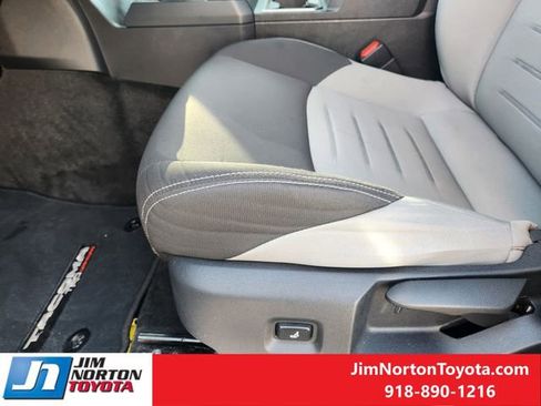 Used 2025 Toyota Tacoma TRD Off-Road image 25