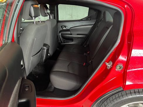 Used 2013 Dodge Avenger SE FWD image 13