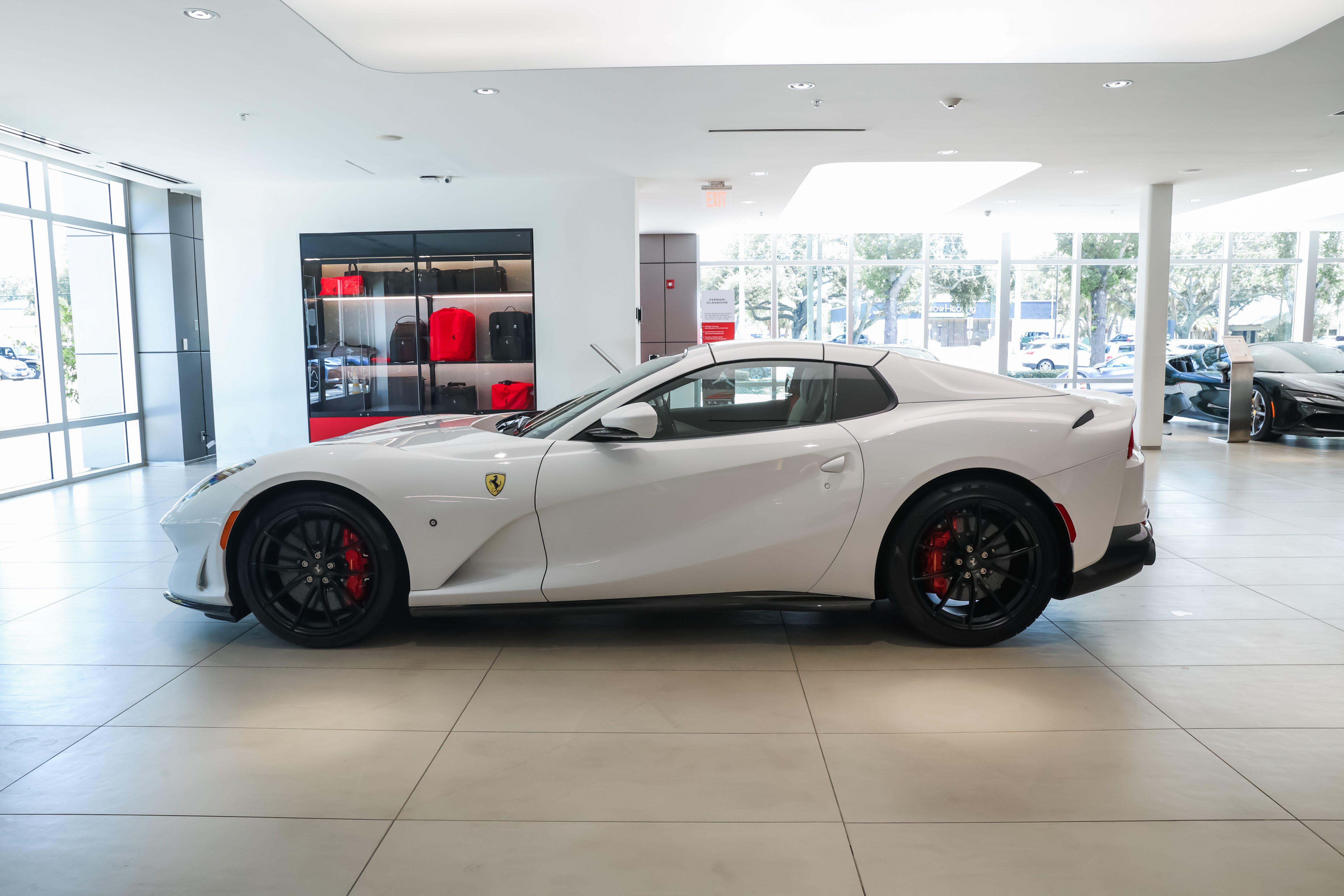 Used 2023 Ferrari 812 GTS RWD image 33