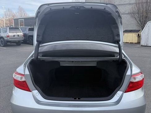 Used 2016 Toyota Camry SE image 10