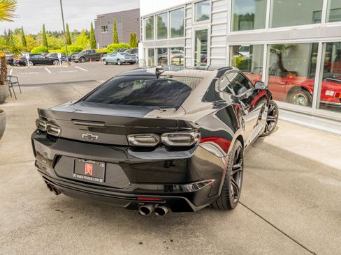 Used 2022 Chevrolet Camaro SS RWD image 6