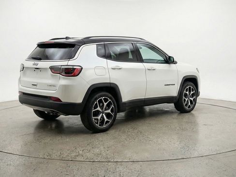 Used 2025 Jeep Compass Limited image 9