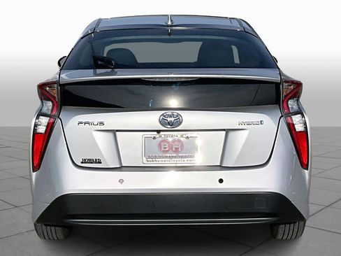 Used 2017 Toyota Prius Two image 4