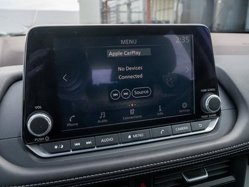 Used 2023 Nissan Rogue S image 12