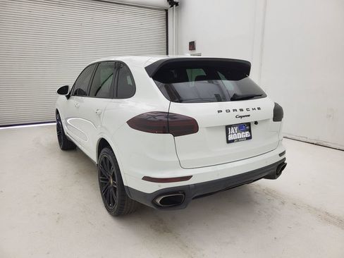 Used 2018 Porsche Cayenne Platinum Edition image 26