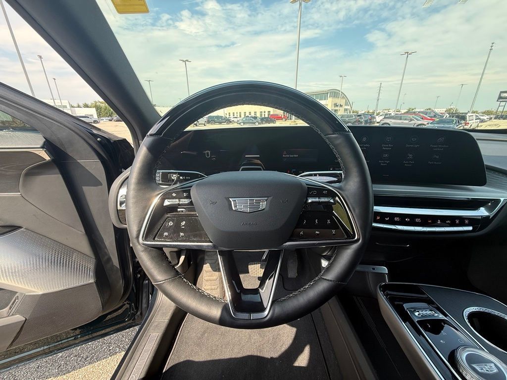 Certified 2024 Cadillac Lyriq Luxury AWD/4WD image 19