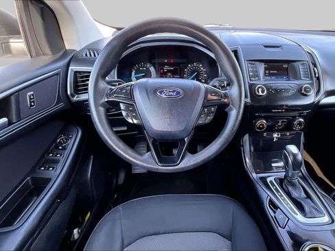 Used 2016 Ford Edge SE FWD image 6