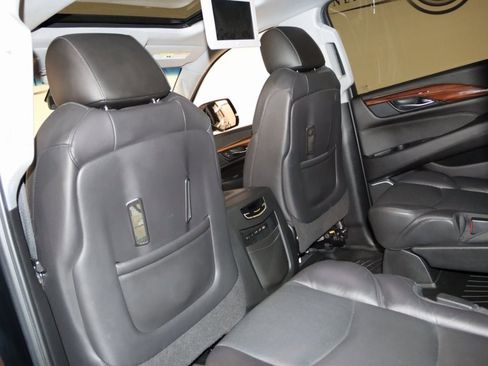 Used 2020 Cadillac Escalade ESV Premium Luxury image 55