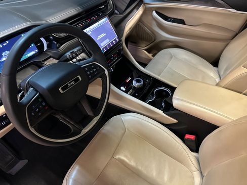 Used 2022 Jeep Grand Cherokee Limited 4xe image 9