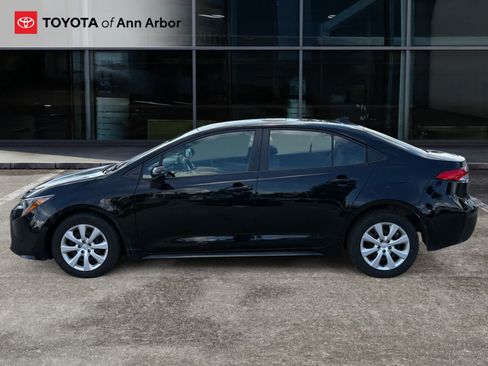 Used 2024 Toyota Corolla LE FWD image 3