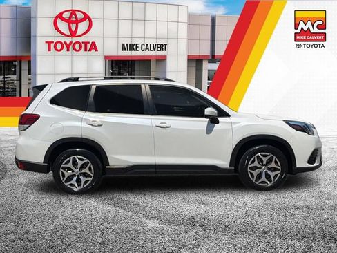 Used 2024 Subaru Forester Premium AWD/4WD image 6