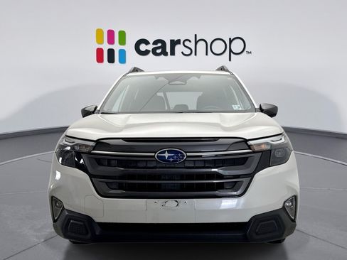 Used 2025 Subaru Forester Premium AWD/4WD image 8