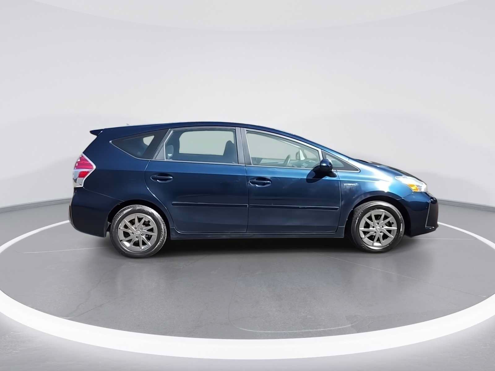 Certified 2017 Toyota Prius V Two FWD image 9