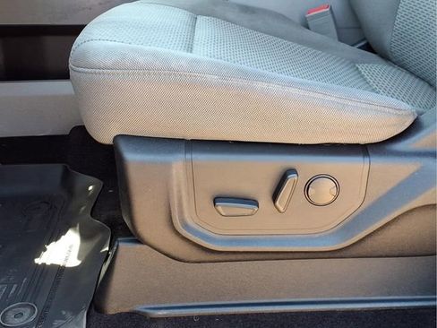 Used 2019 Ford F150 XLT w/ Equipment Group 302A Luxury AWD/4WD image 18