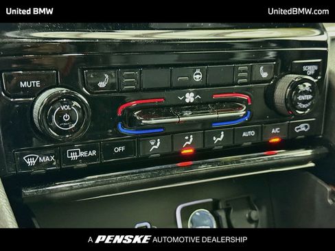 Used 2023 Jeep Grand Cherokee Altitude RWD image 10