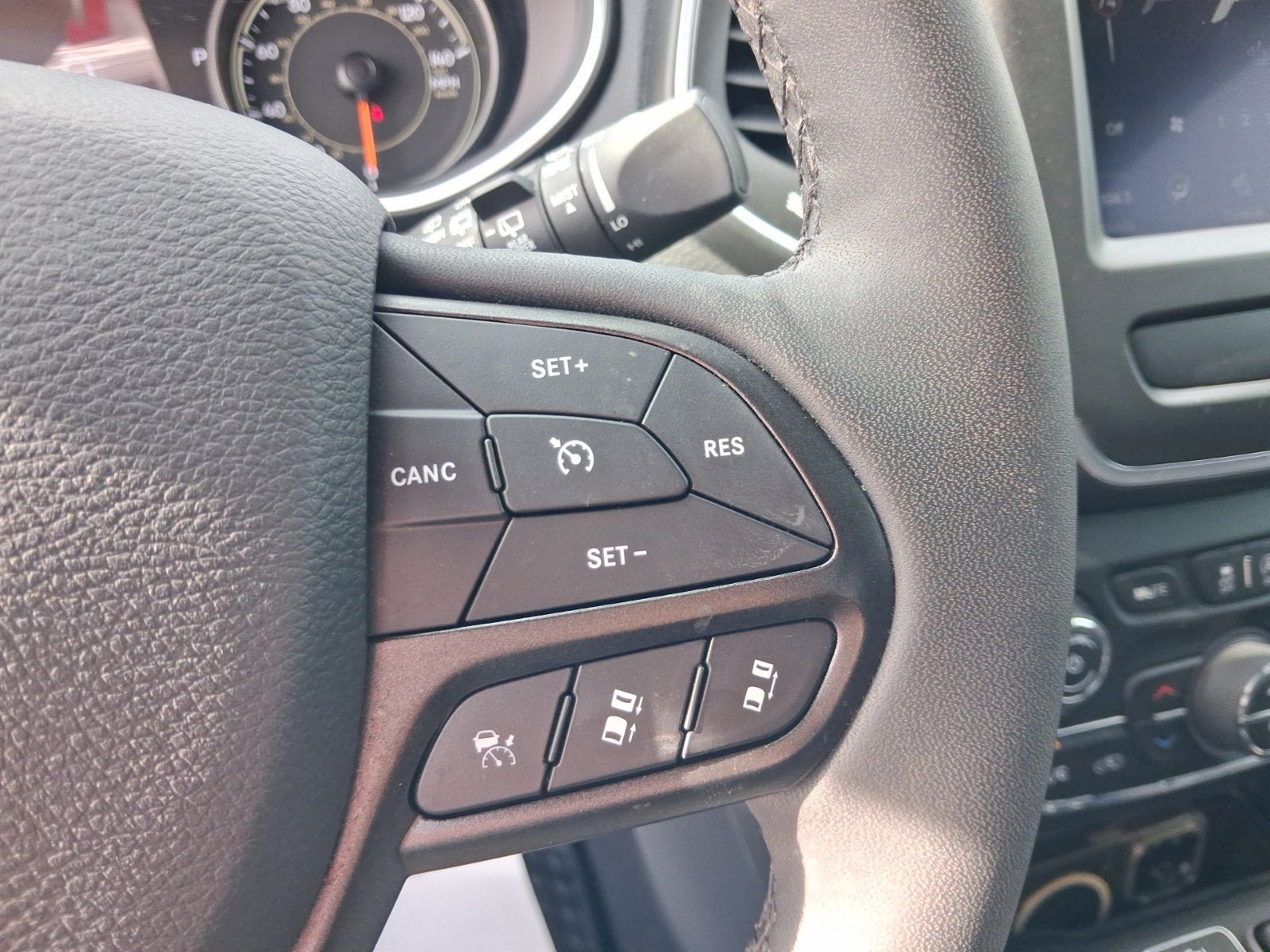 Used 2022 Jeep Cherokee Trailhawk w/ Sound & Nav Group AWD/4WD image 19