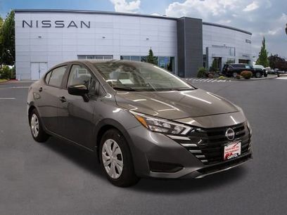 New 2025 Nissan Versa S w/ Trunk Package