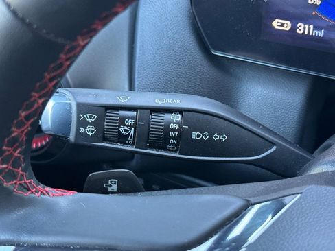 Used 2025 Chevrolet Equinox EV RS FWD image 37