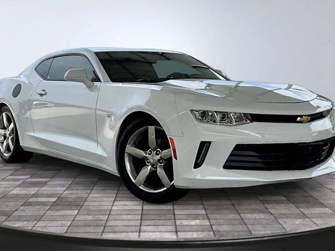 Used 2018 Chevrolet Camaro LT image 3