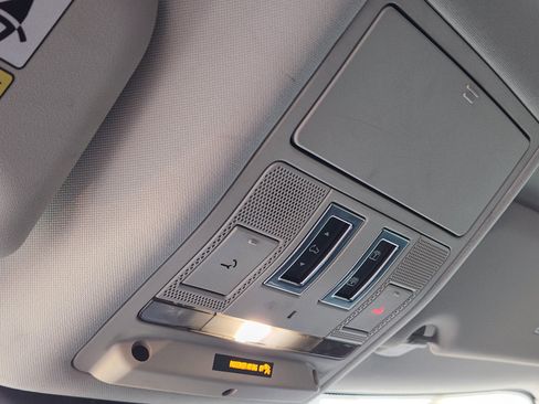 Used 2018 Jaguar F-PACE Prestige image 27