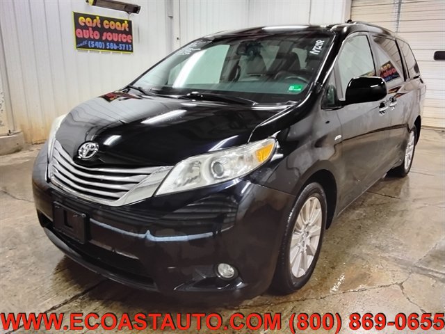 Used 2017 Toyota Sienna XLE w/ XLE Navigation Package AWD/4WD image 4