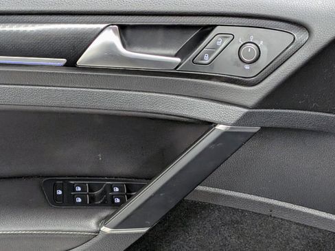 Used 2017 Volkswagen Golf 4-Door AWD/4WD image 13