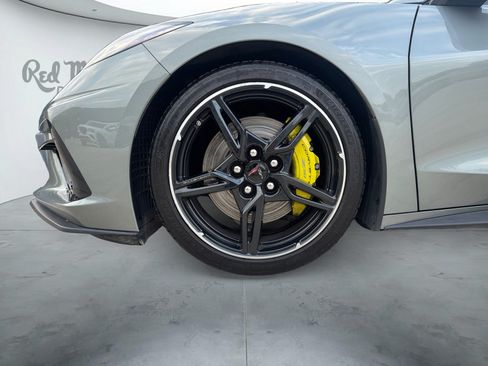 Used 2022 Chevrolet Corvette Stingray Coupe w/ Z51 Performance Package RWD image 14