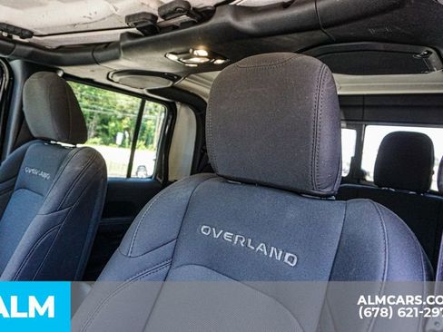 Used 2023 Jeep Gladiator Overland image 18