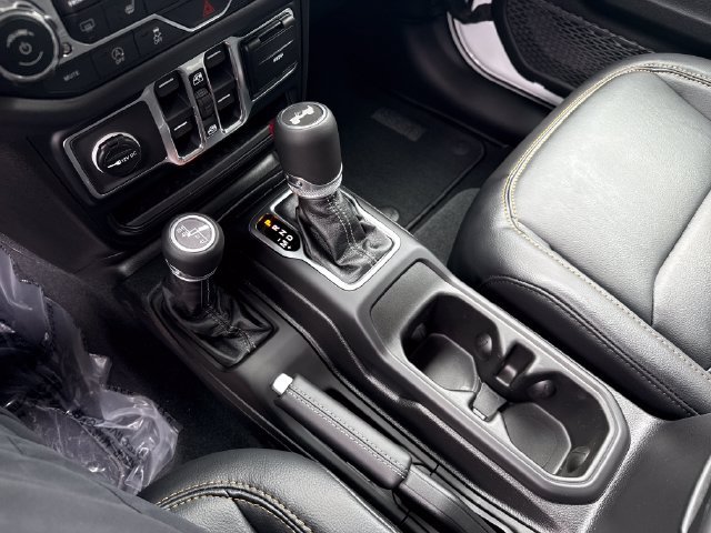 New 2026 Jeep Wrangler Unlimited Sahara AWD/4WD image 26