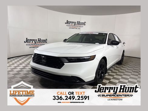 Used 2025 Honda Accord SE image 1