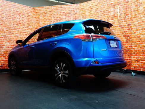 Used 2018 Toyota RAV4 LE w/ All Weather Liner Package AWD/4WD image 3