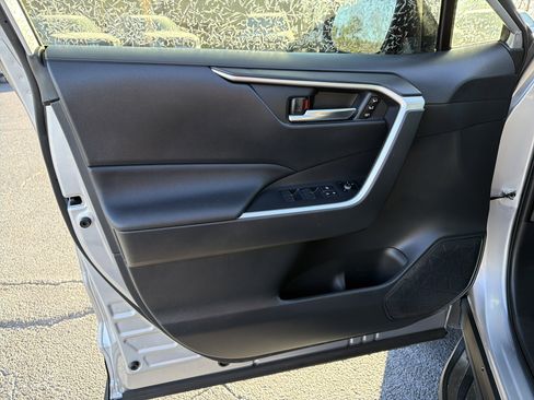 Used 2023 Toyota RAV4 XLE Premium image 10