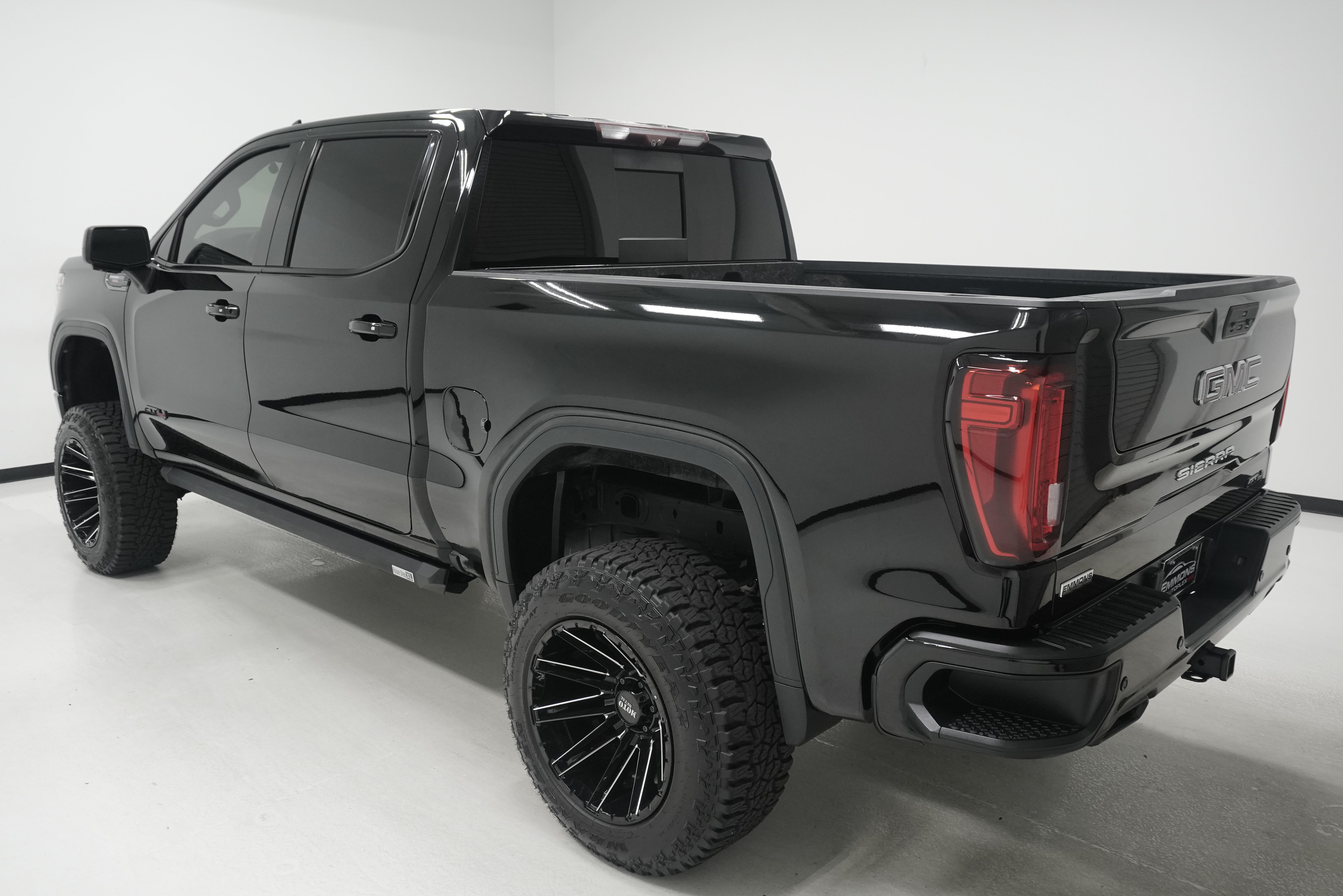 Used 2020 GMC Sierra 1500 AT4 w/ AT4 Premium Package AWD/4WD image 4