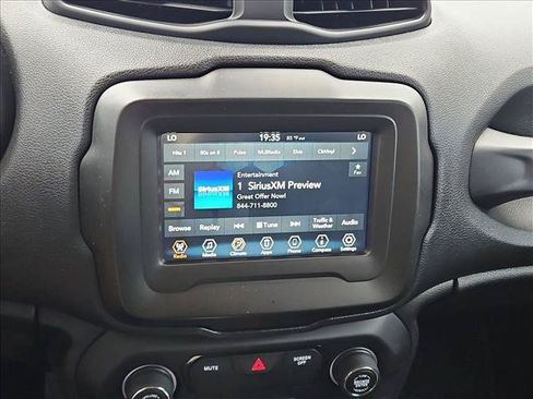Used 2020 Jeep Renegade Altitude FWD image 14