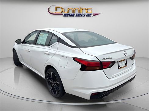 Used 2024 Nissan Altima 2.5 SR image 2